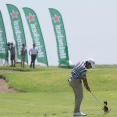 Vázquez, a dos golpes del liderato en Mazatlán