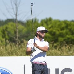 Poblano Benitez lidera en Argentina